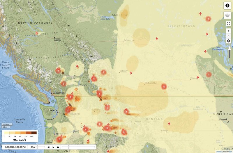FireSmoke.ca animated smoke forecast map of western Canada